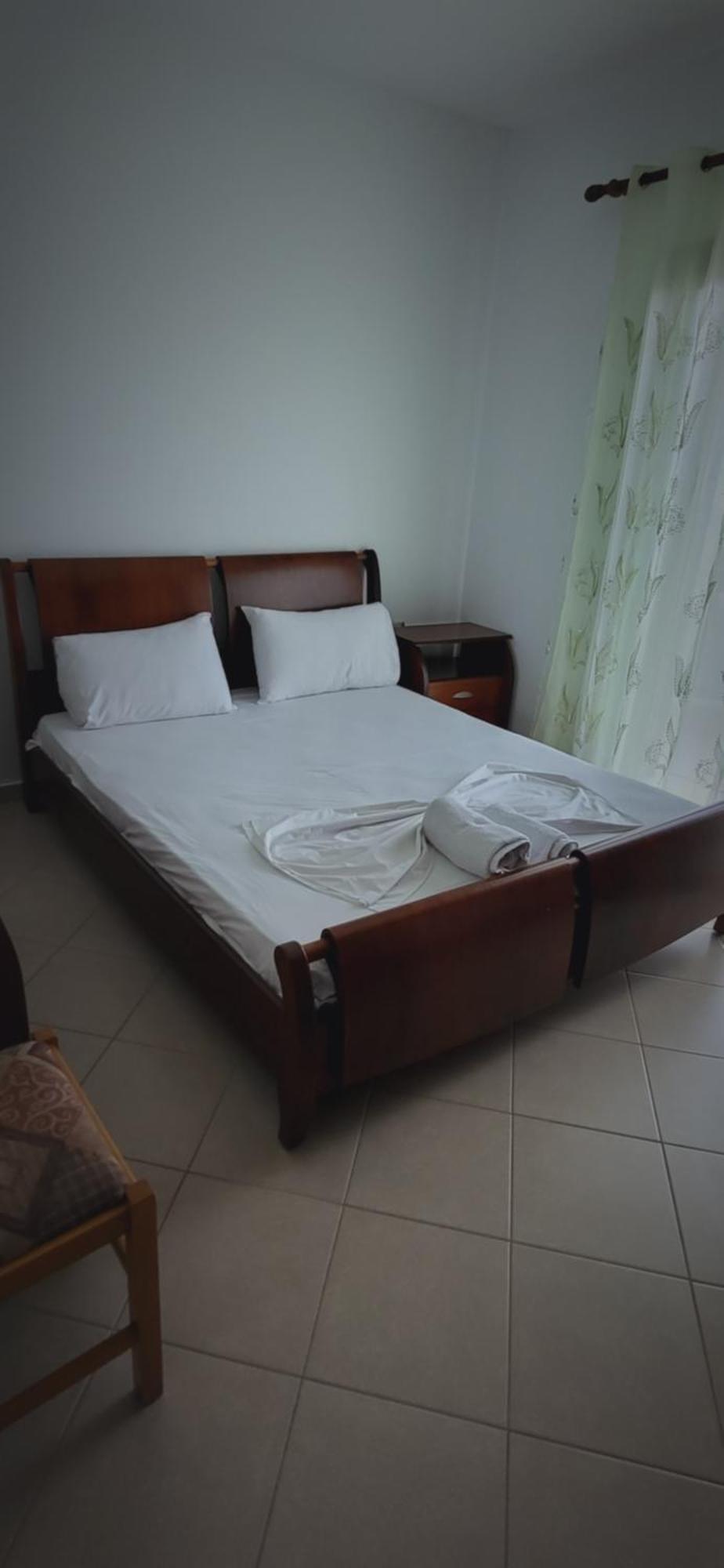 Eglent'S Tourist House Hotell Sarandë Rum bild