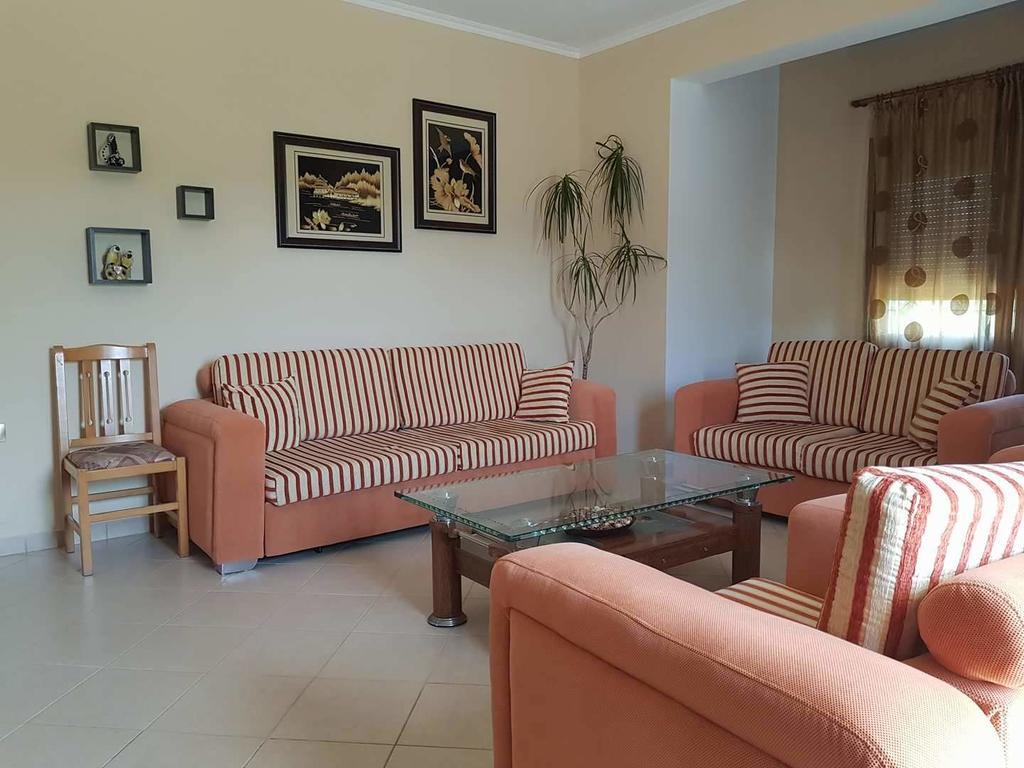 Eglent'S Tourist House Hotell Sarandë Exteriör bild