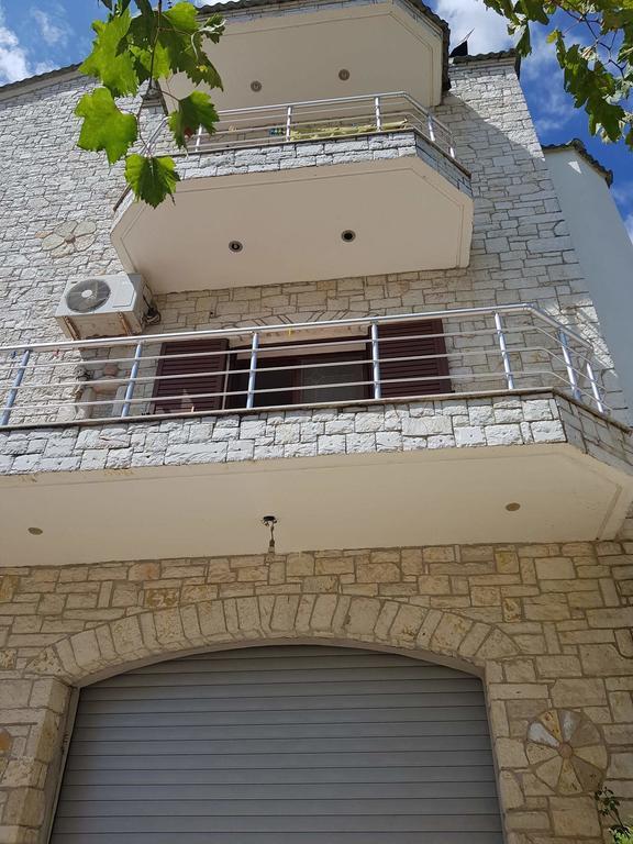 Eglent'S Tourist House Hotell Sarandë Exteriör bild