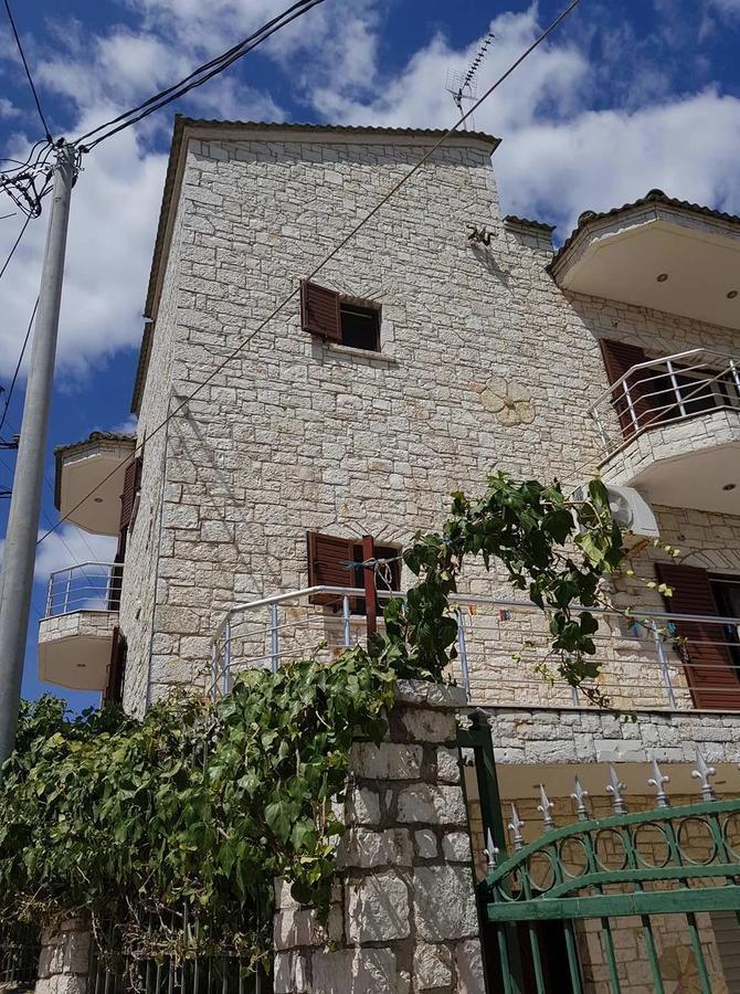 Eglent'S Tourist House Hotell Sarandë Exteriör bild